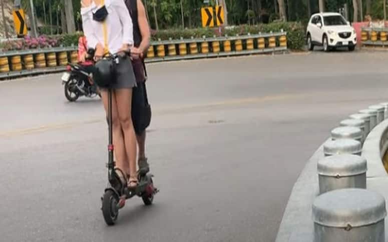 Electric scooter for two persons